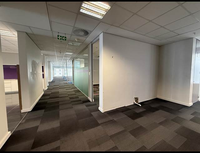 1,418M² OFFICE TO LET IN SANDTON CENTRAL