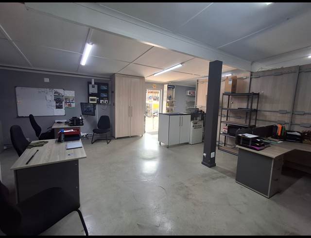 1,420M² WORKSHOP TO LET IN ARCADIA