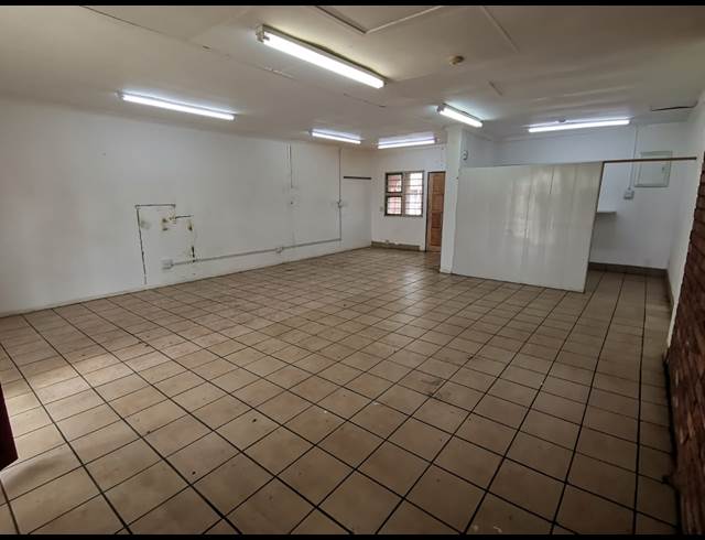 56M² RETAIL TO LET IN VALHALLA