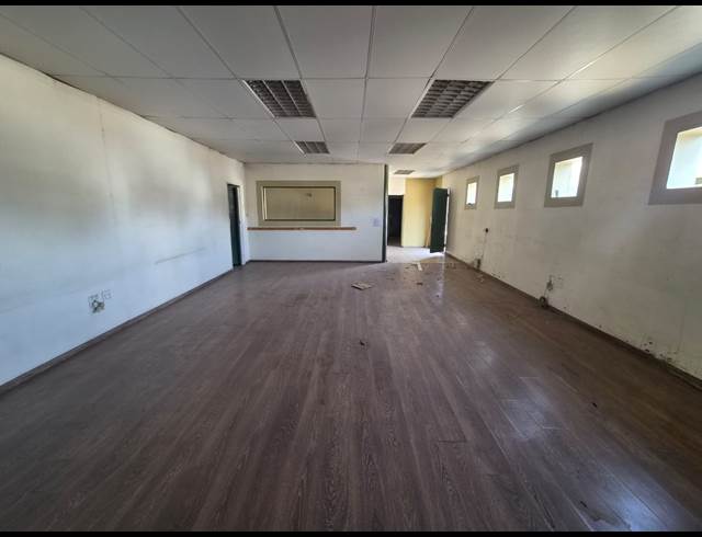 175M² OFFICE TO LET IN WADEVILLE