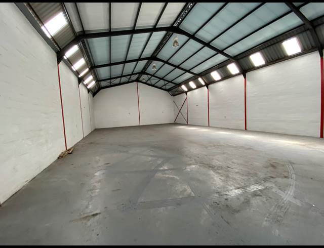 500M² WAREHOUSE TO LET IN KILLARNEY GARDENS