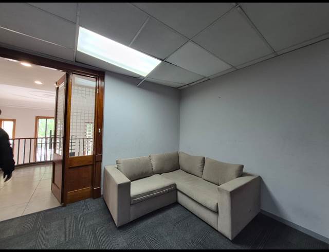 1,508M² OFFICE TO LET IN CRAIGHALL