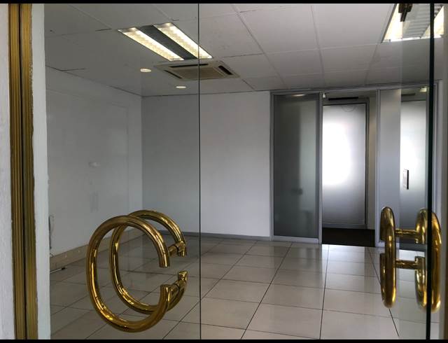 99M² OFFICE TO LET IN HYDE PARK