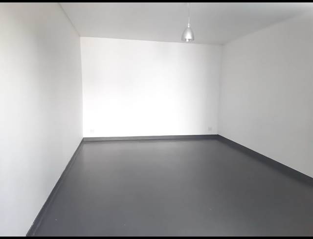 180M² OFFICE TO LET IN WOODSTOCK