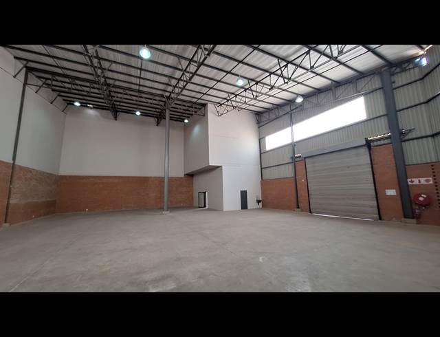 677M² WAREHOUSE TO LET IN COSMO BUSINESS PARK
