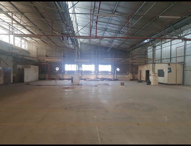 1,626M² WAREHOUSE TO LET IN AMALGAM
