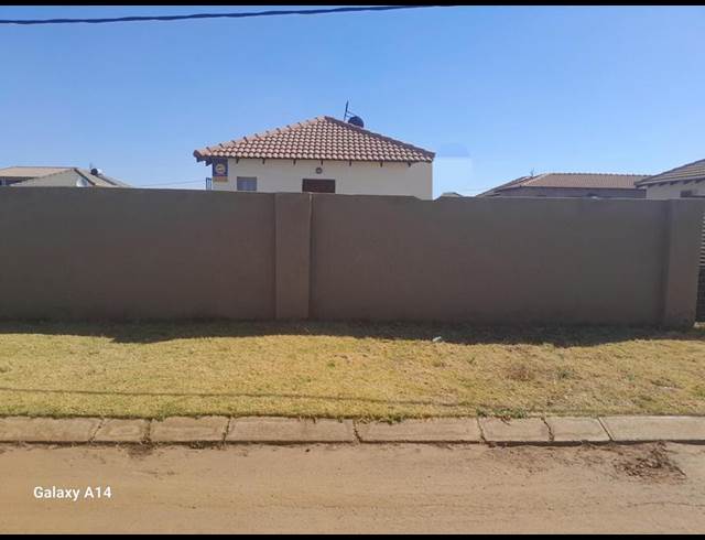 2 BEDROOM PROPERTY TO RENT IN LUFHERENG