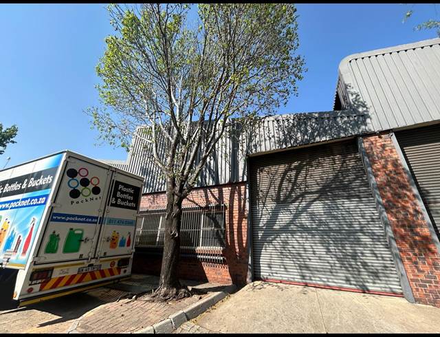 487M² WAREHOUSE TO LET IN LONGDALE