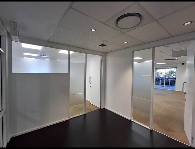 194M² OFFICE TO LET IN MOUILLE POINT
