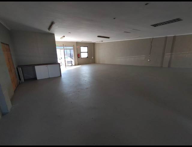 178M² RETAIL TO LET IN ROSENPARK