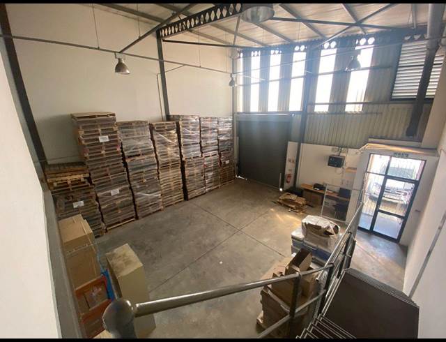 246M² WAREHOUSE TO LET IN MEADOWDALE