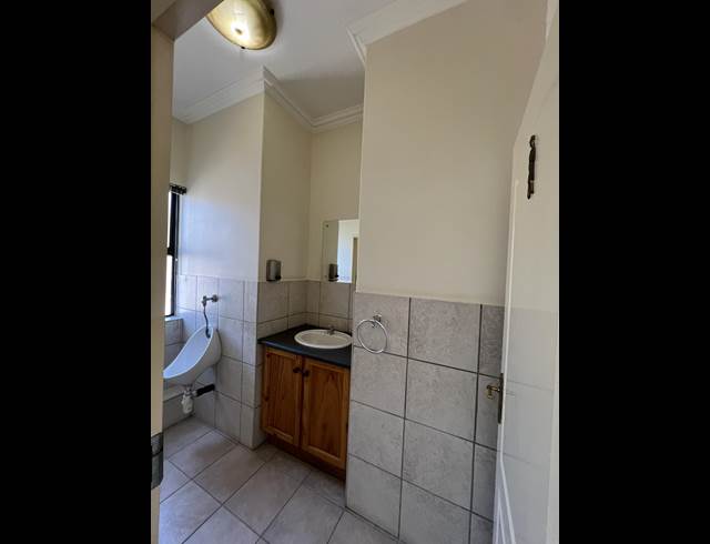 150M² OFFICE TO LET IN HIGHVELD