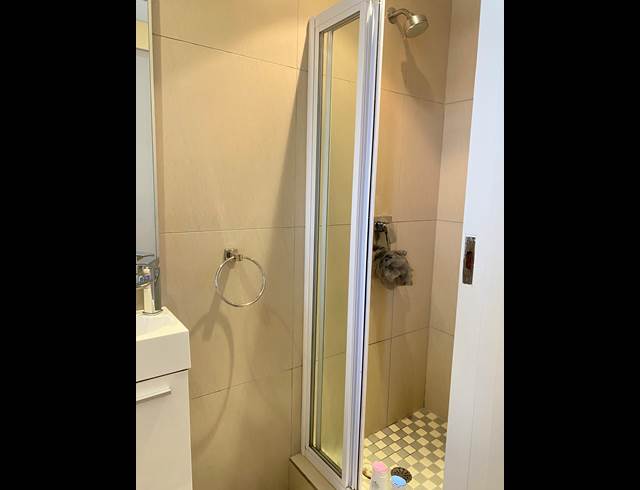 2 bed property to rent in RONDEBOSCH