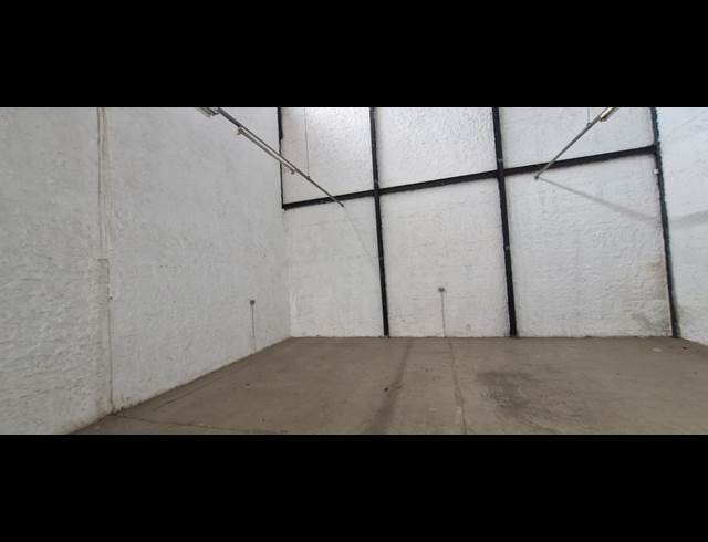 227M² WAREHOUSE TO LET IN TROYEVILLE