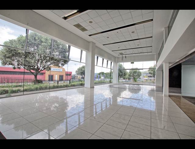3,621M² WAREHOUSE TO LET IN ROODEPOORT