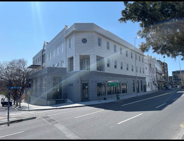 170M² SHOWROOM TO LET IN GARDENS