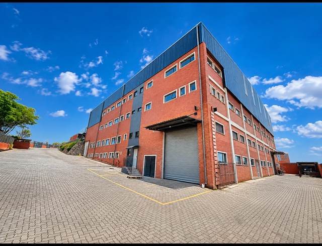 1,545.70M² WAREHOUSE TO LET IN COSMO BUSINESS PARK