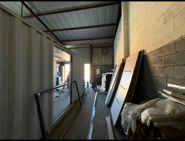 304M² WAREHOUSE TO LET IN BROADLANDS PARK