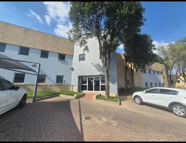 1,695M² WAREHOUSE TO LET IN RANDJESPARK