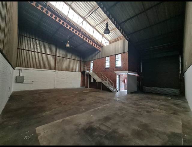 265M² WAREHOUSE RENTED IN WADEVILLE