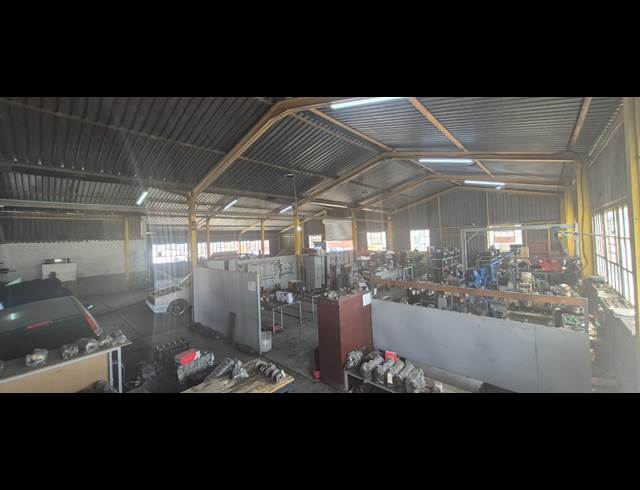 515M² WAREHOUSE TO LET IN ANDERBOLT