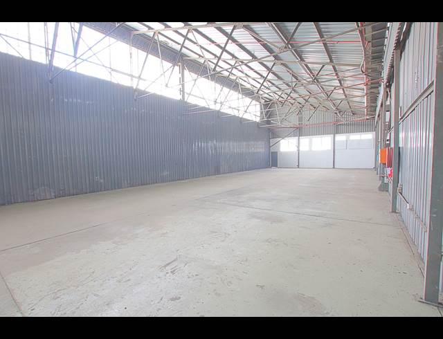 352M² WAREHOUSE TO LET IN CITY DEEP
