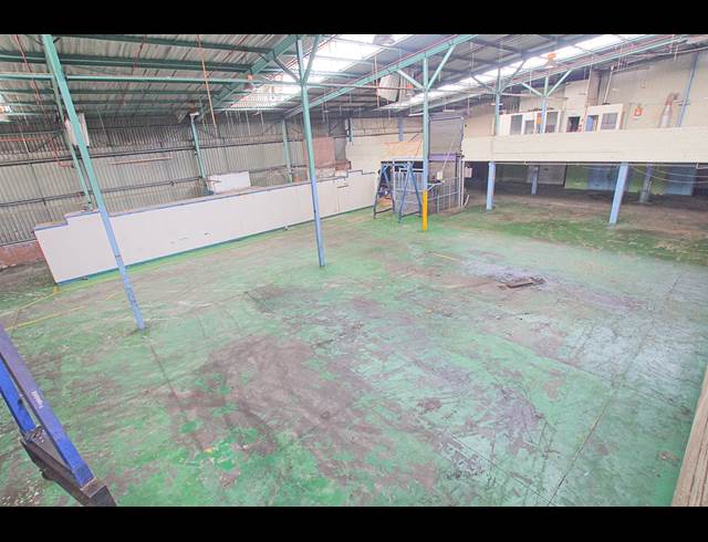 3,562M² WAREHOUSE TO LET IN INDUSTRIA