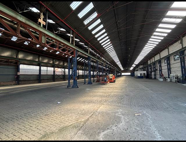 14,150M² WAREHOUSE TO LET IN ELANDSFONTEIN