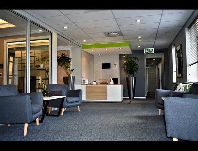 32M² BUILDING TO LET IN FOURWAYS