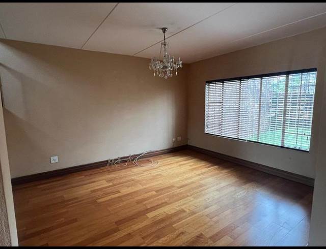 2 BEDROOM PROPERTY TO RENT IN VAN RIEBEECK PARK