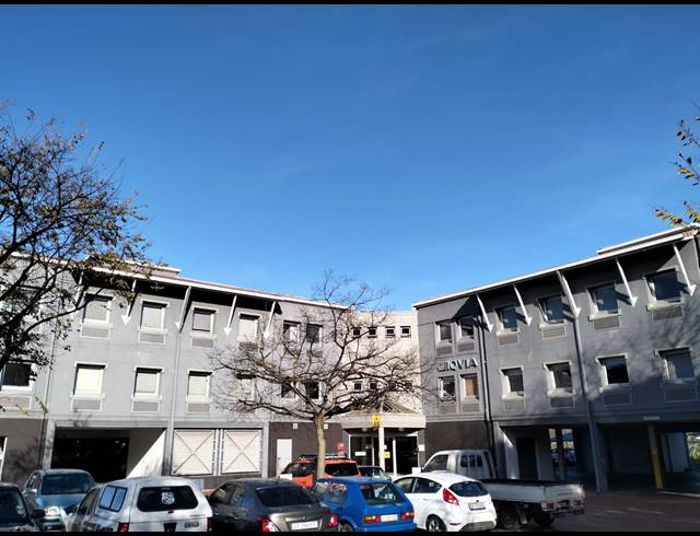 422M² BUSINESS CENTRE TO LET IN ROSENPARK