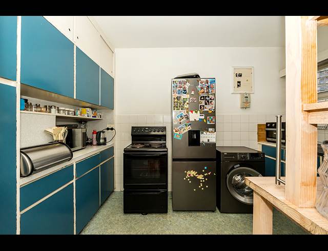 2.5 BEDROOM APARTMENT TO LET IN GREEN POINT