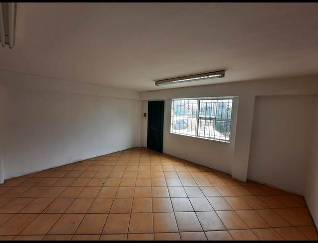 1,045M² WAREHOUSE TO LET IN ROBERTVILLE