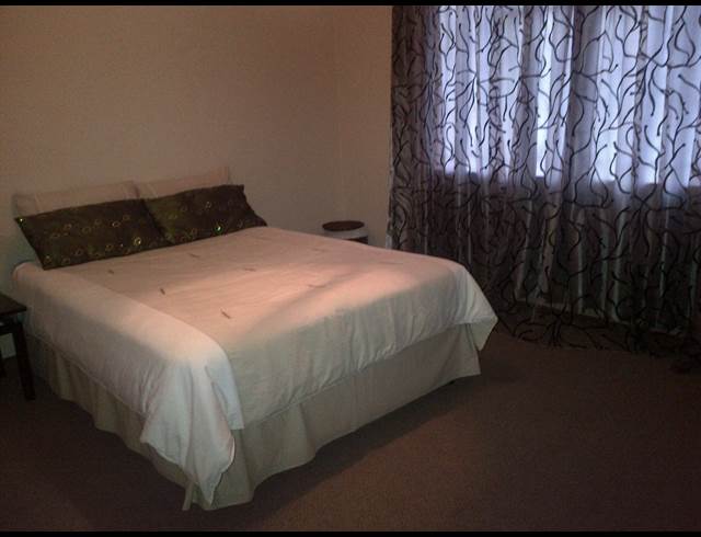 2 bed property to rent in GARDENIA PARK