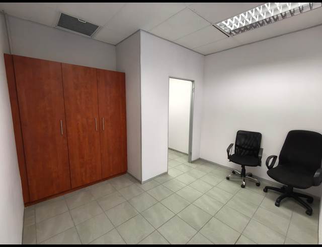 115M² OFFICE TO LET IN FOURWAYS