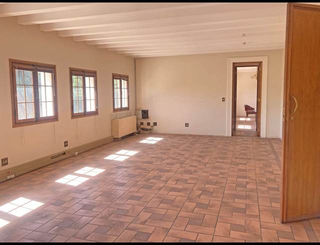 250M² OFFICE TO LET IN PARKTOWN