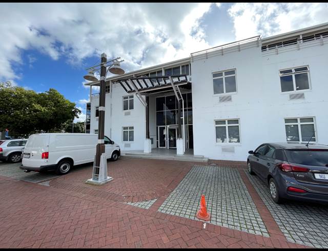388M² OFFICE TO LET IN WATERFRONT