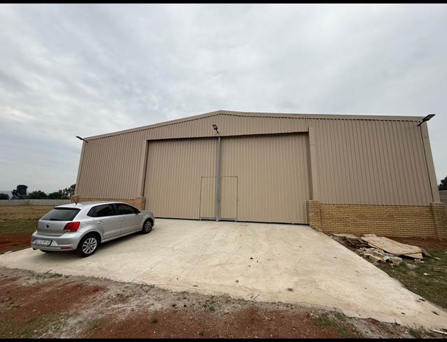 800M² WAREHOUSE TO LET IN TEDDERFIELD AH