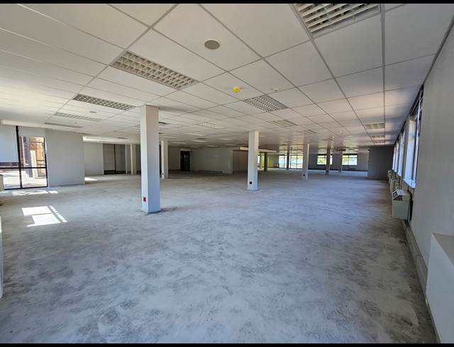 1,023M² OFFICE TO LET IN PLATTEKLOOF