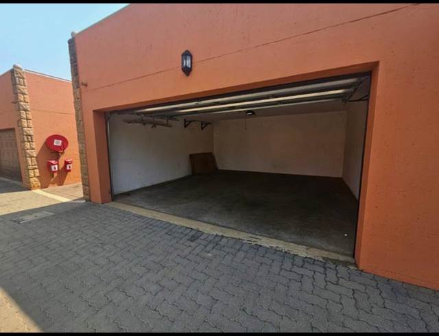 3 BEDROOM PROPERTY TO RENT IN GLEN MARAIS