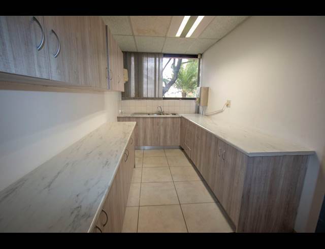 1,578M² OFFICE TO LET IN HALFWAY HOUSE