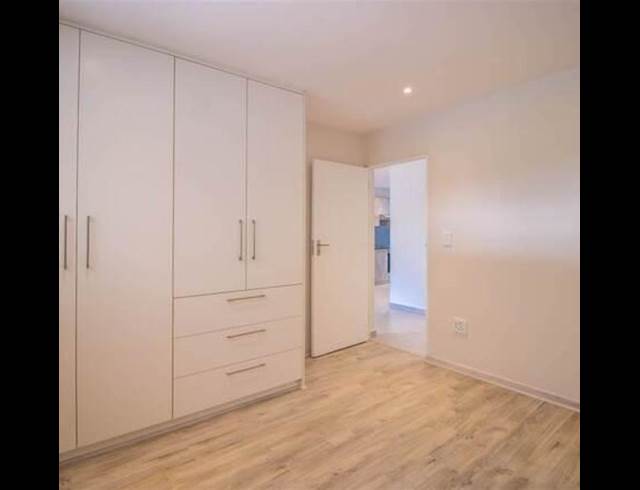 2 bed property to rent in TOWNSEND ESTATE