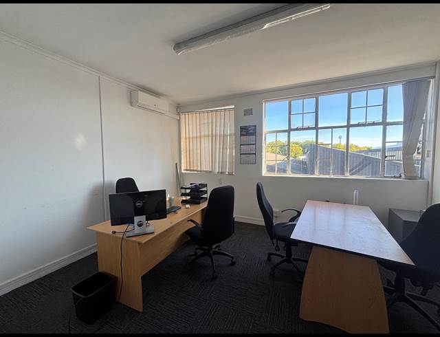 2,022M² WAREHOUSE TO LET IN PAROW INDUSTRIAL