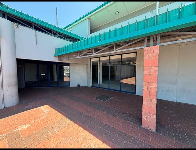 470M² RETAIL TO LET IN EPPING INDUSTRIAL