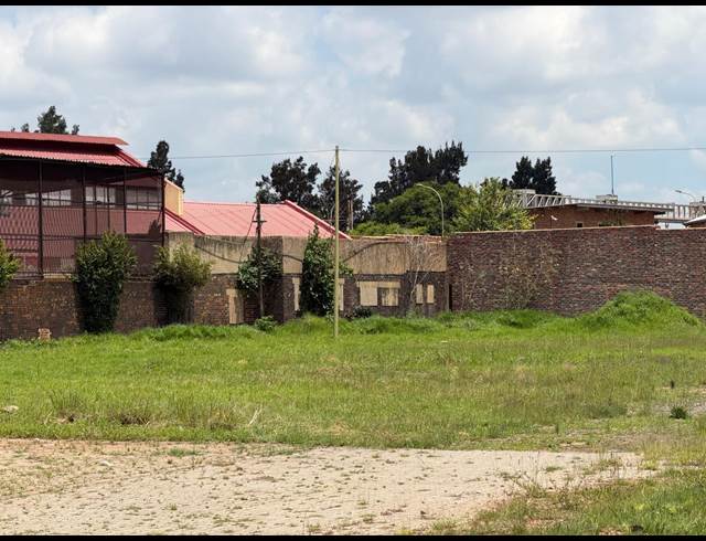 3,000M² INDUSTRIAL YARD TO LET IN CLAYVILLE