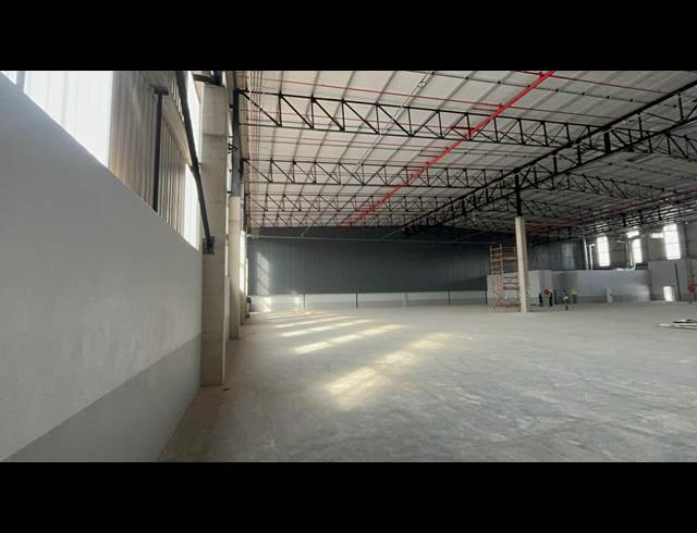 2,500M² WAREHOUSE TO LET IN GOSFORTH PARK