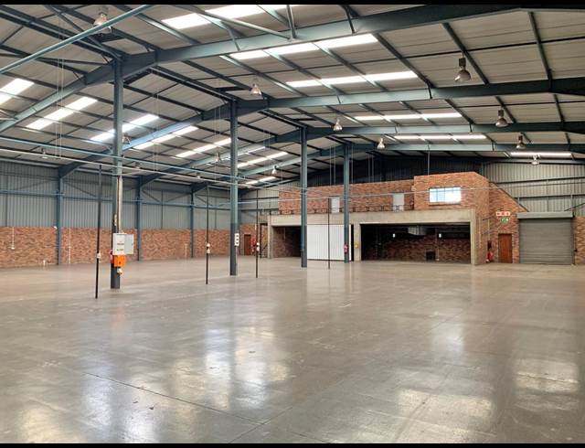 1,700M² WAREHOUSE TO LET IN SPARTAN