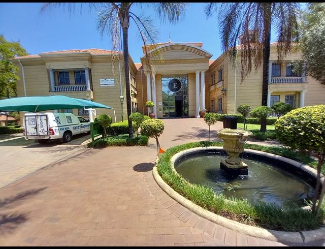 544M² OFFICE TO LET IN BRYANSTON
