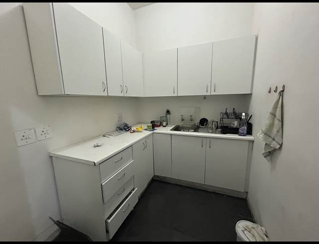 582M² OFFICE TO LET IN PAARDEN EILAND