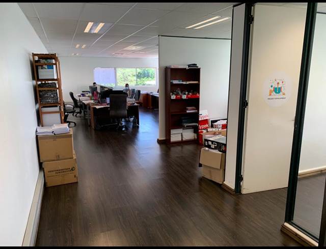 186M² OFFICE TO LET IN LA LUCIA RIDGE